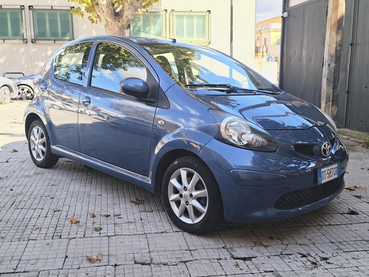 Toyota Aygo 1.0 12V VVT-i 5 porte Sound edizione