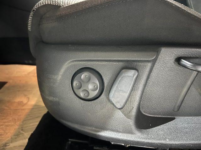 VOLKSWAGEN Passat CC 2.0 TDI 140CV DPF NAVI/PARK/XENON/CERCHI"17