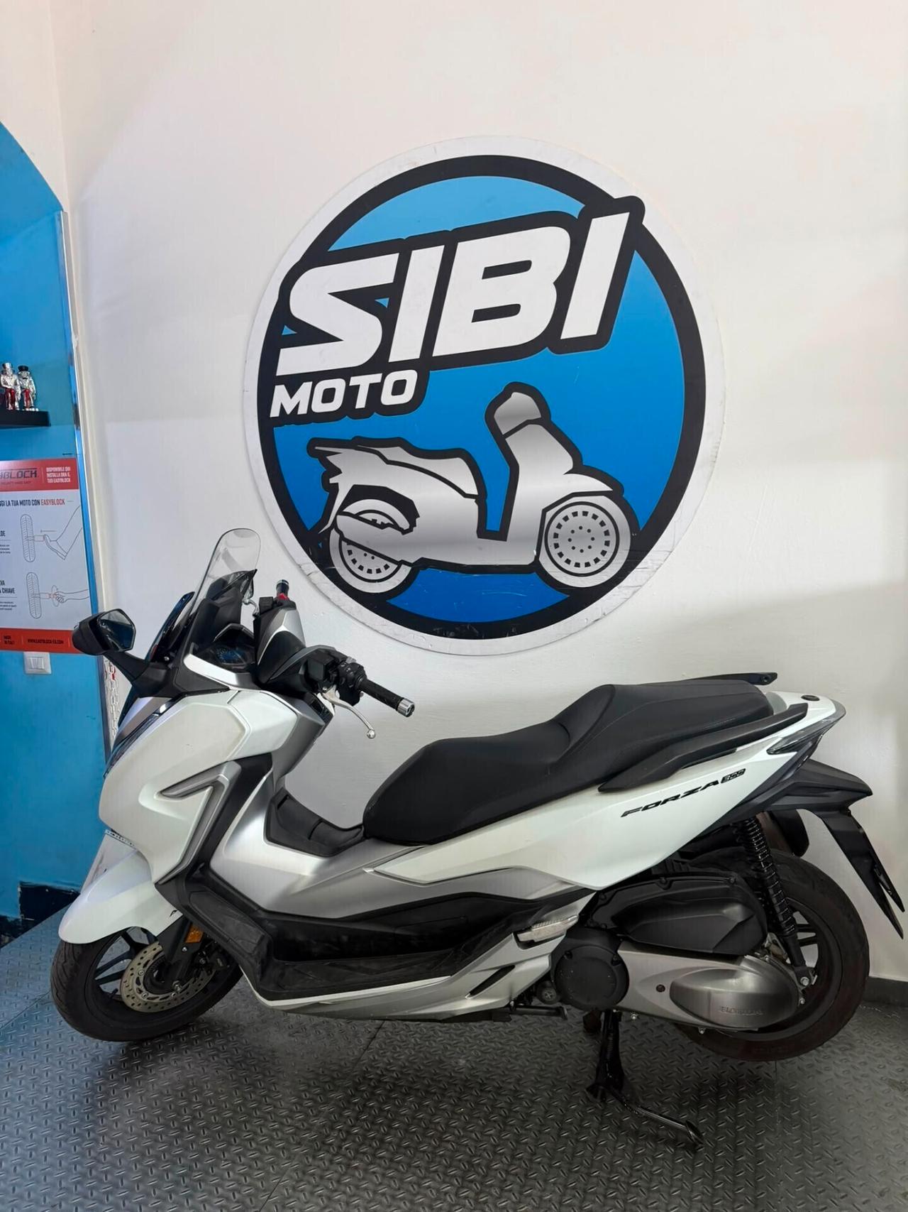 Honda Forza 300