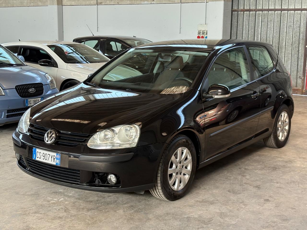 Volkswagen Golf 1.6 16V FSI 5p. Sportline