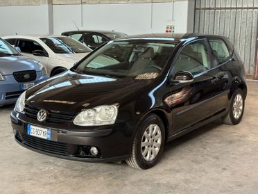 Volkswagen Golf 1.6 16V FSI 5p. Sportline