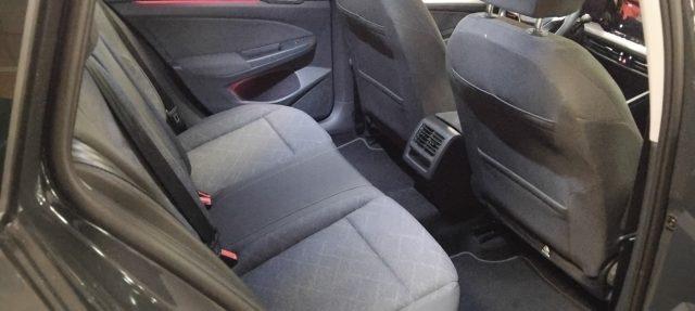 VOLKSWAGEN Golf VAR. 1.0 eTSI EVO DSG Life MILD HYBRID