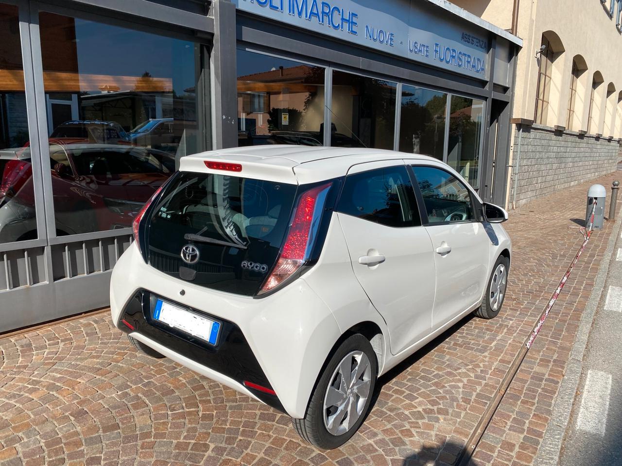 Toyota Aygo 1.0 VVT-i 69 CV 5 porte x-clusiv