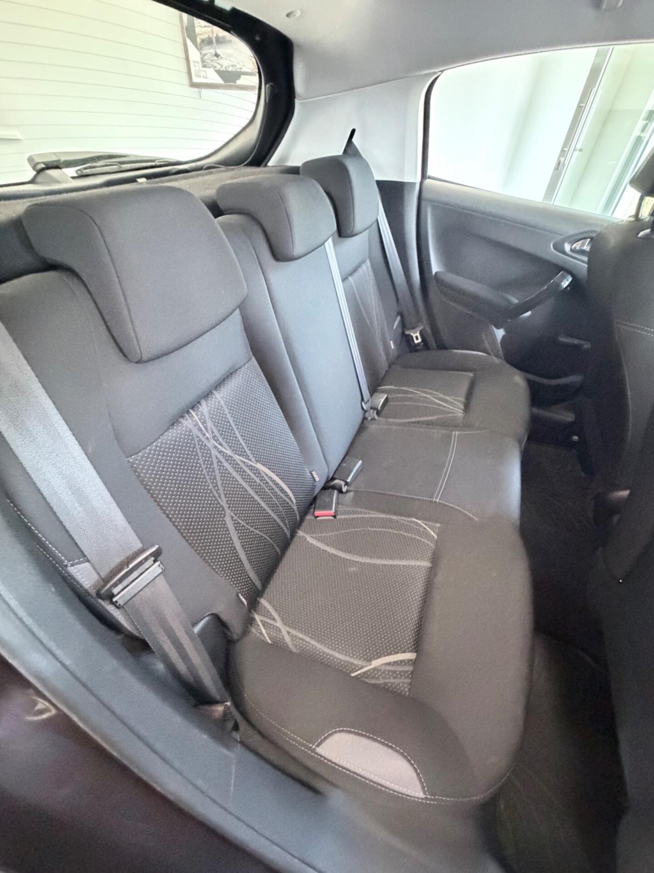 Peugeot 208 Allure benzina