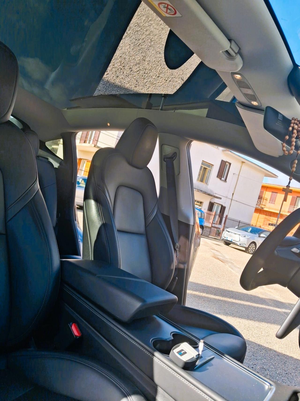 Tesla Model Y Long Range RWD