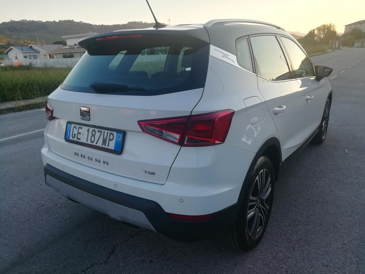 Seat Arona 1.0 TGI XCELLENCE "Fari LED"