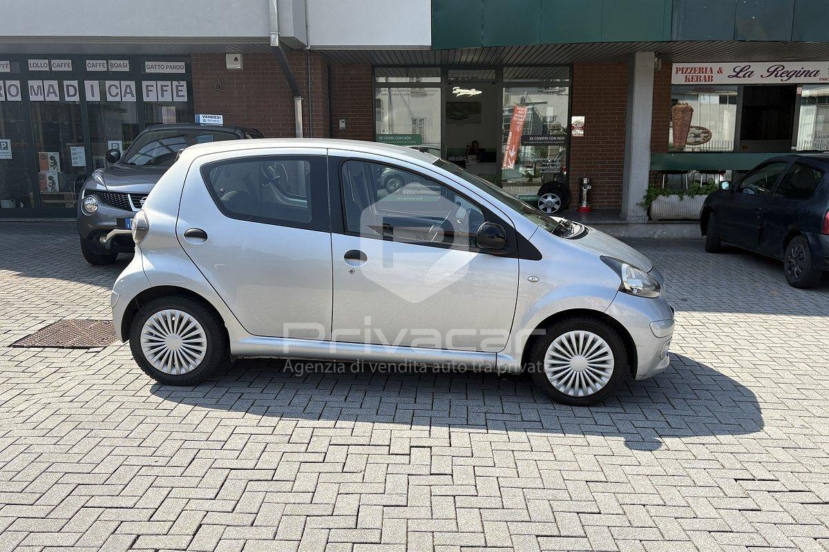 TOYOTA Aygo 1.0 12V VVT-i 5 porte Now Connect