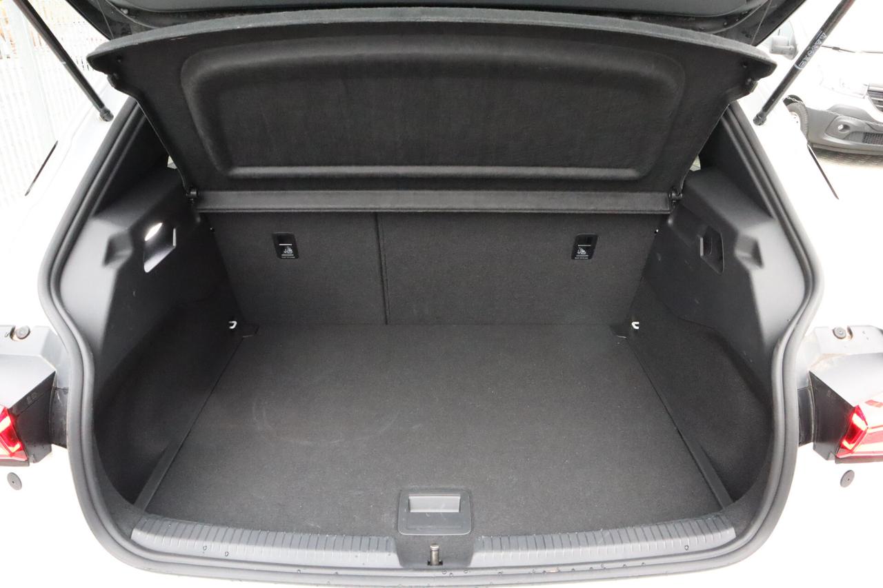 Cupra Born 204CV ACC LED 360° CAMERA SOLO 6.600 KM!