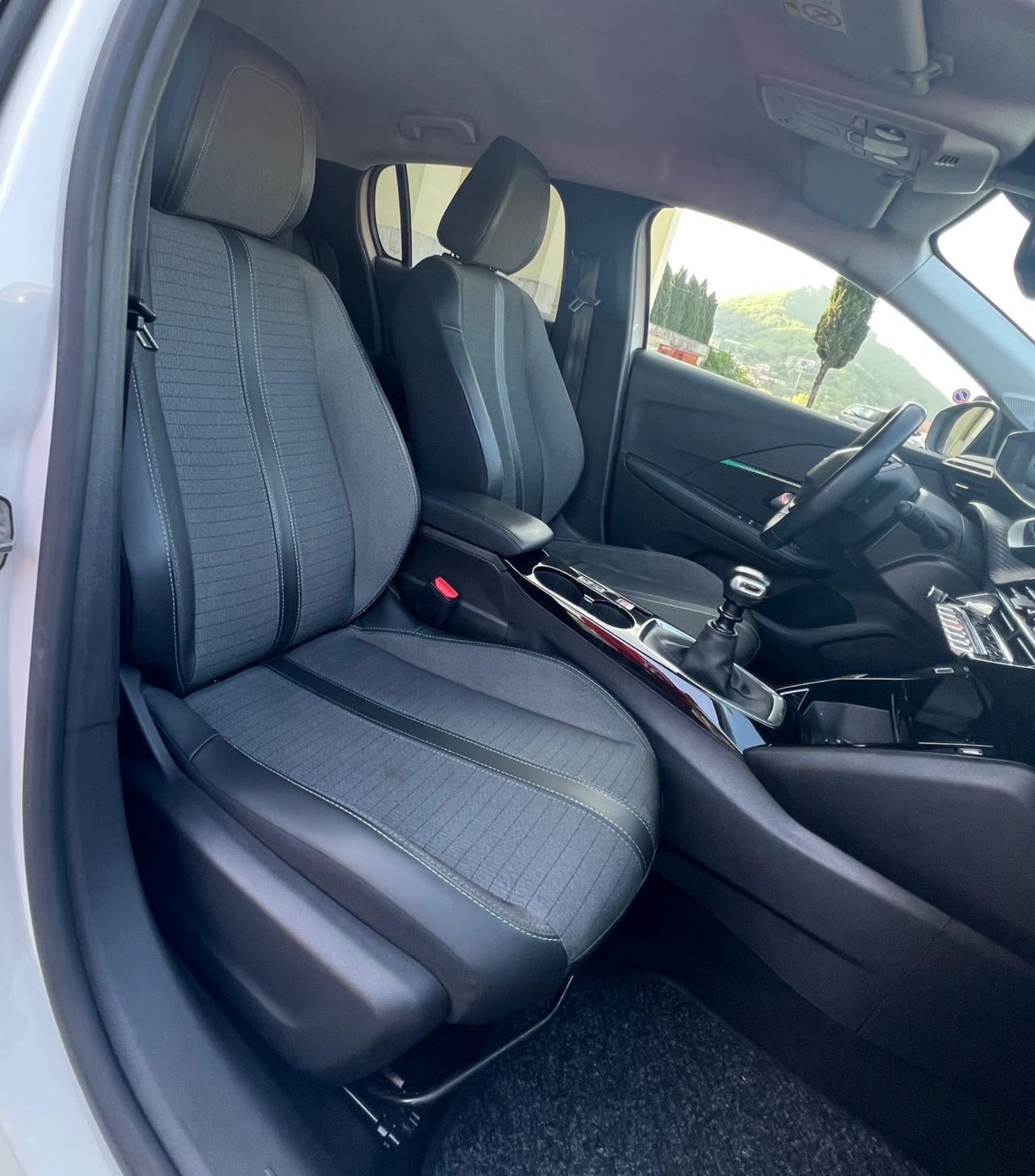 Peugeot 208 5 porte Acc.Permute