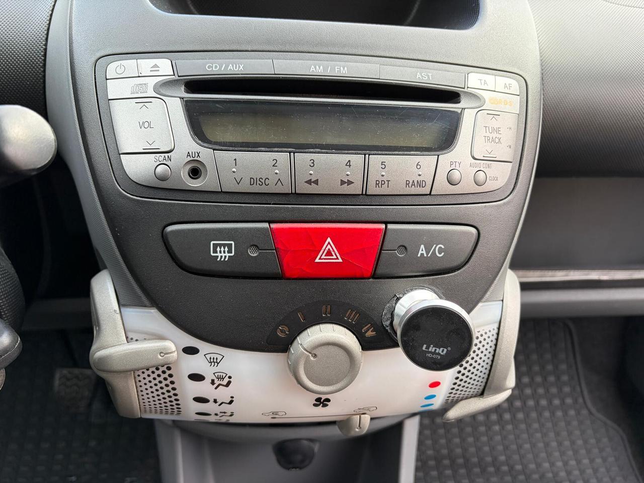 Peugeot 107 1.0 Benzina 68CV 5p. Plaisir automatica