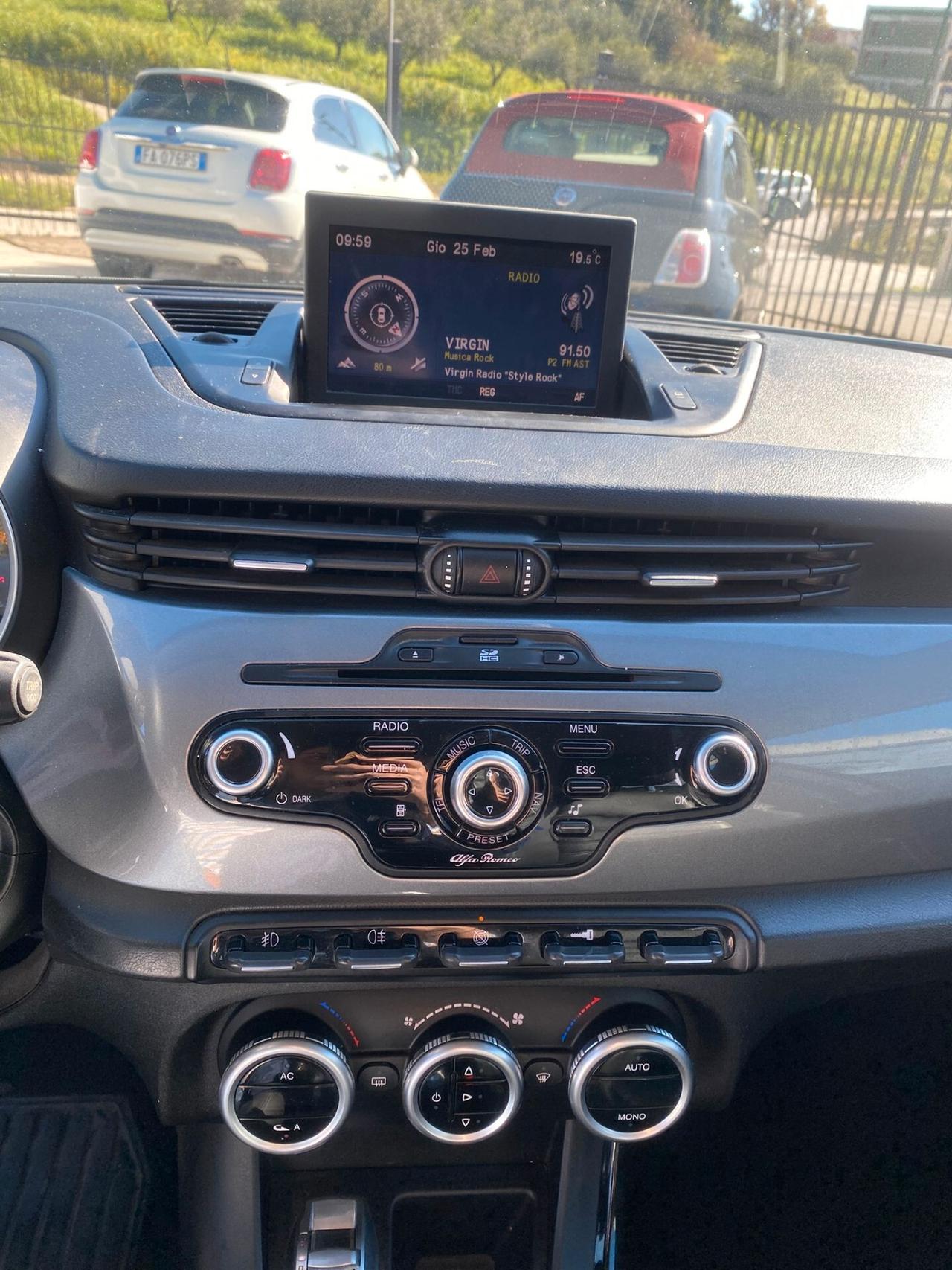 Alfa Romeo Giulietta 1.6 JTDm-2 105 CV Exclusive