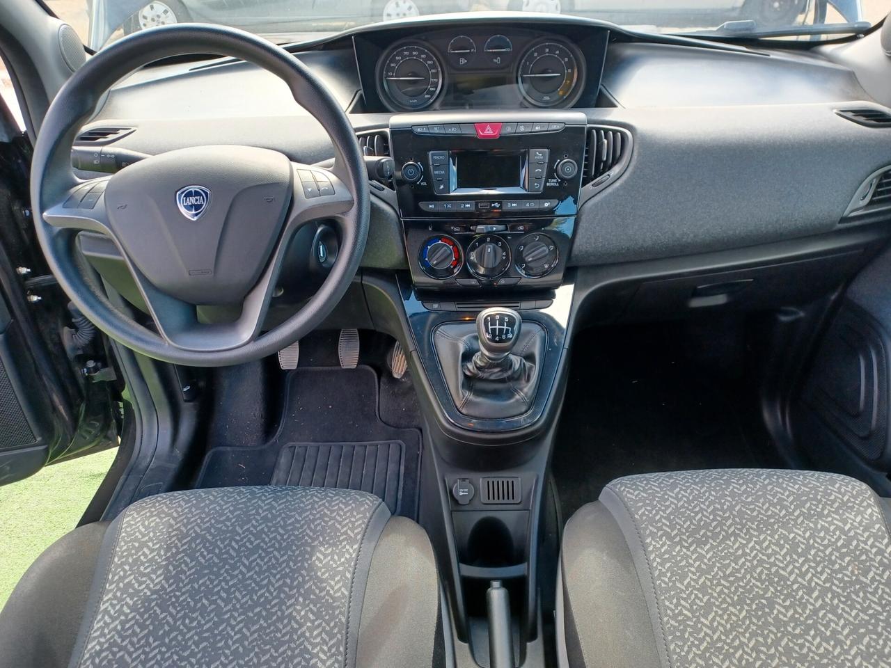 Lancia Ypsilon 1.0 FireFly 5 porte S&S Hybrid Alberta Ferretti