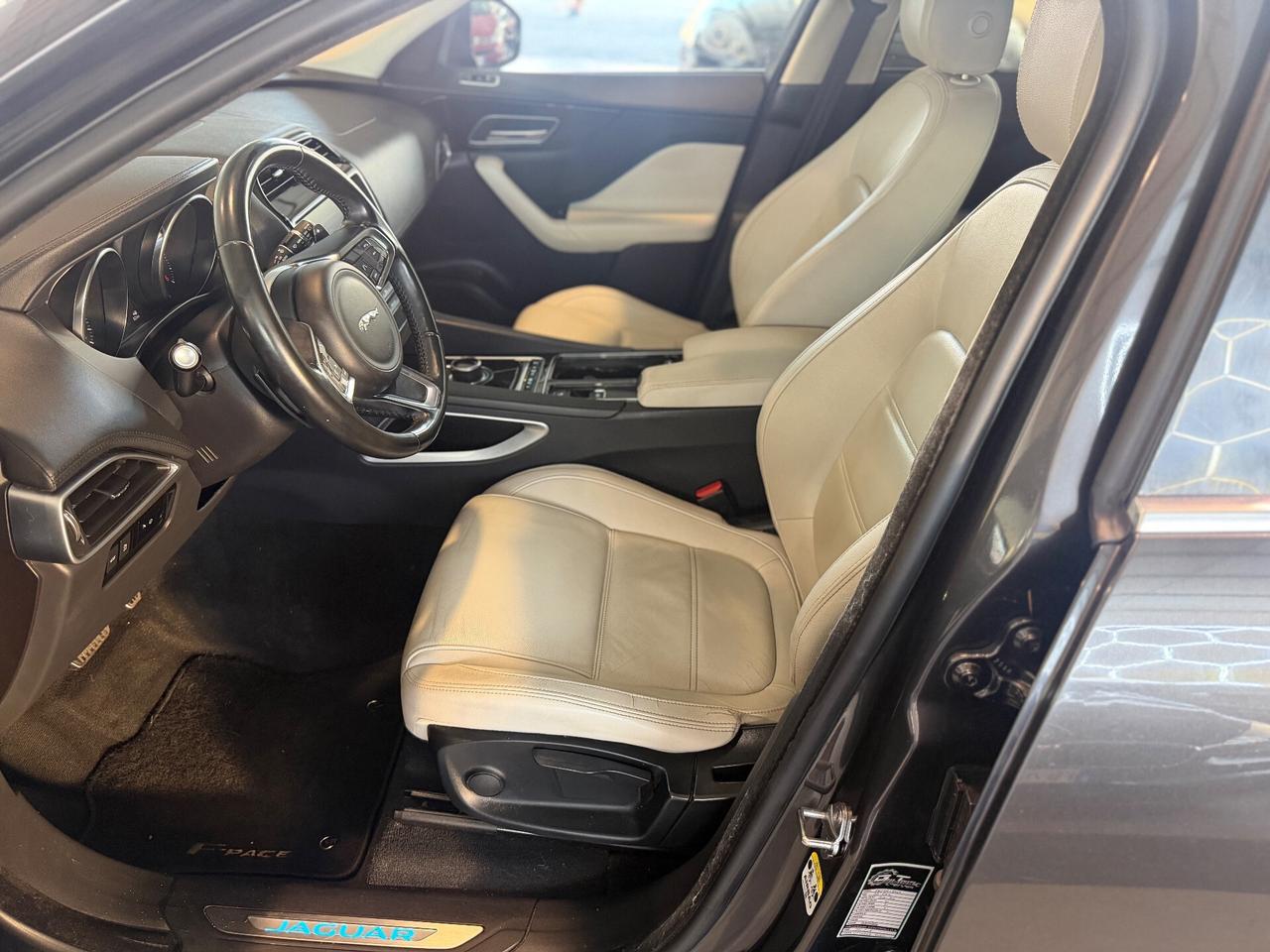 Jaguar F-Pace 2.0 D 180 CV AWD aut. Pure