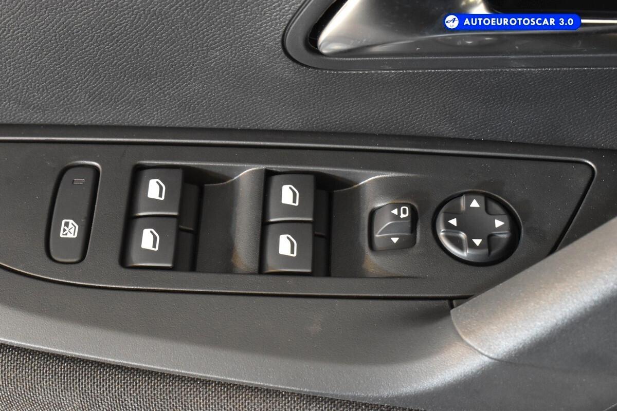 Peugeot 2008 PureTech 100 S&S Style
