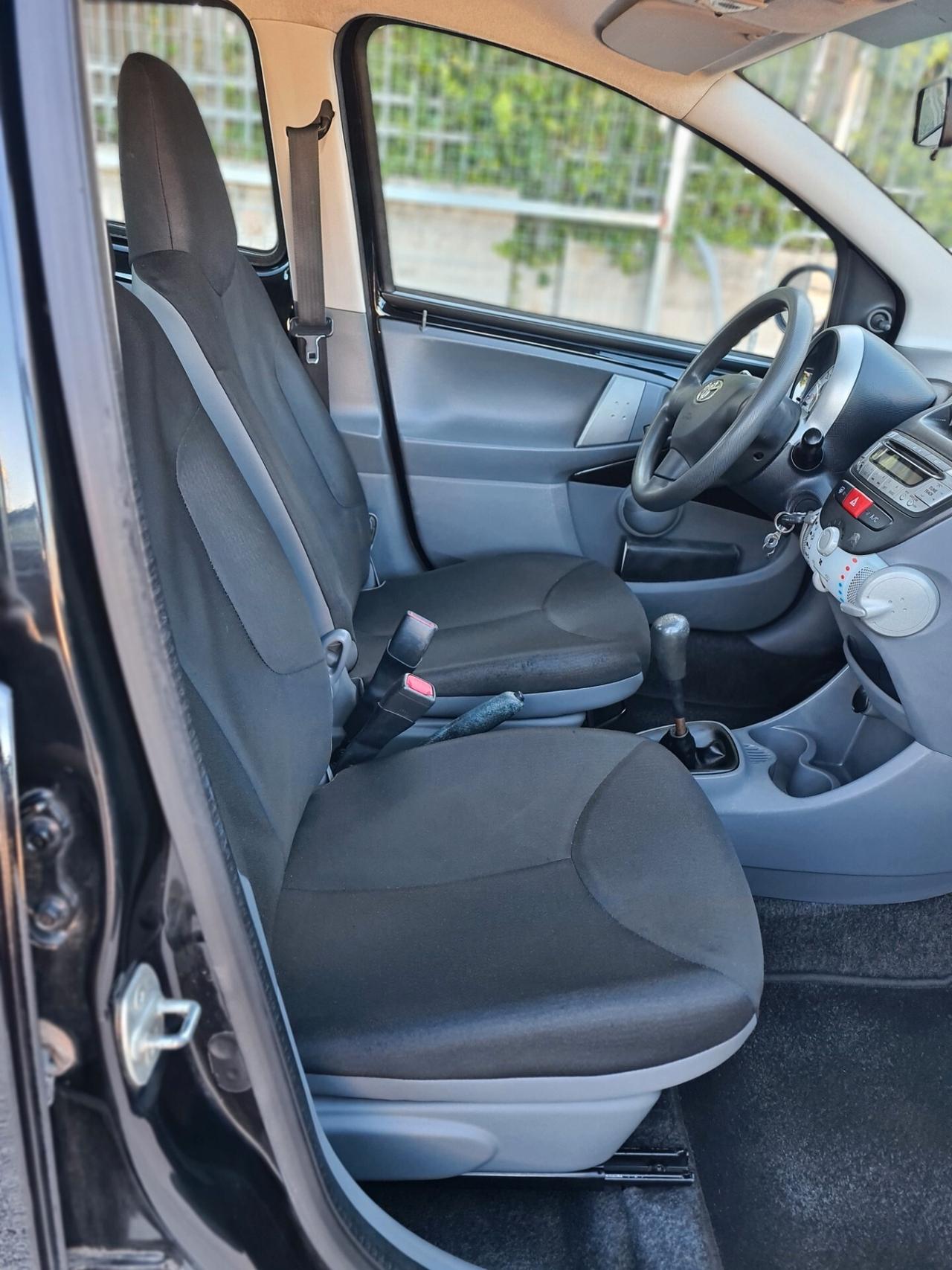 Toyota Aygo 1.0 12V VVT-i 5 porte Deep Ocean Connect
