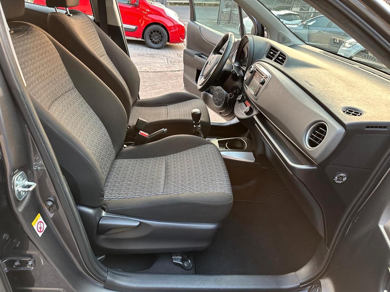 Toyota Yaris 1.3 5 porte Lounge Multidrive S