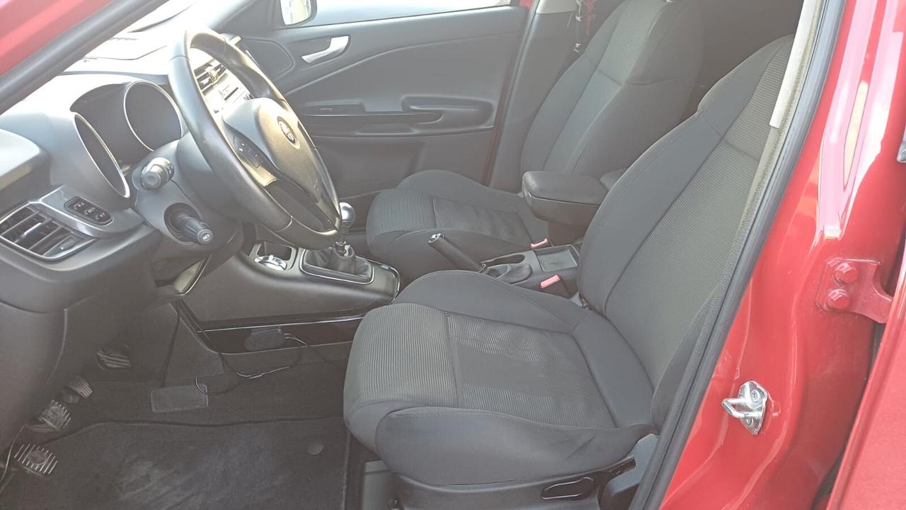 Alfa Romeo Giulietta 1.6 JTDm-2 105 CV Distinctive 2013 ROSSA COME NUOVA