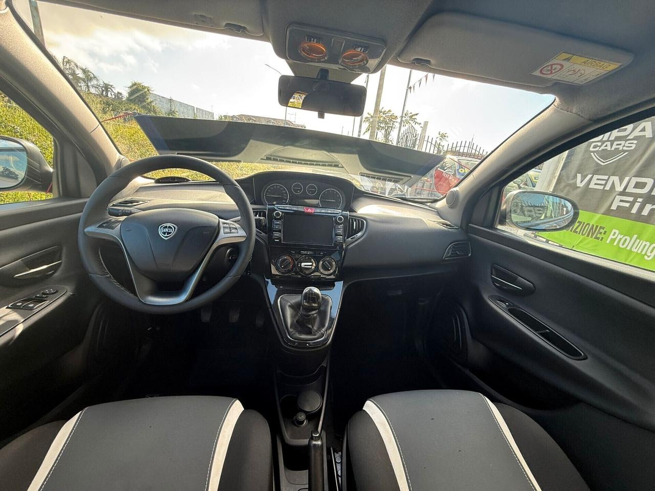 Lancia Ypsilon 0.9 TwinAir 85 CV 5 porte Metano Ecochic Elle