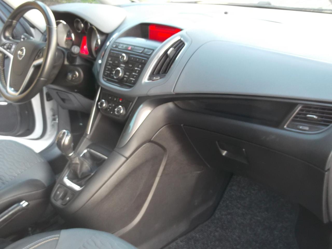 Opel Zafira 1.6 Turbo Metano 7 P. Full 2014