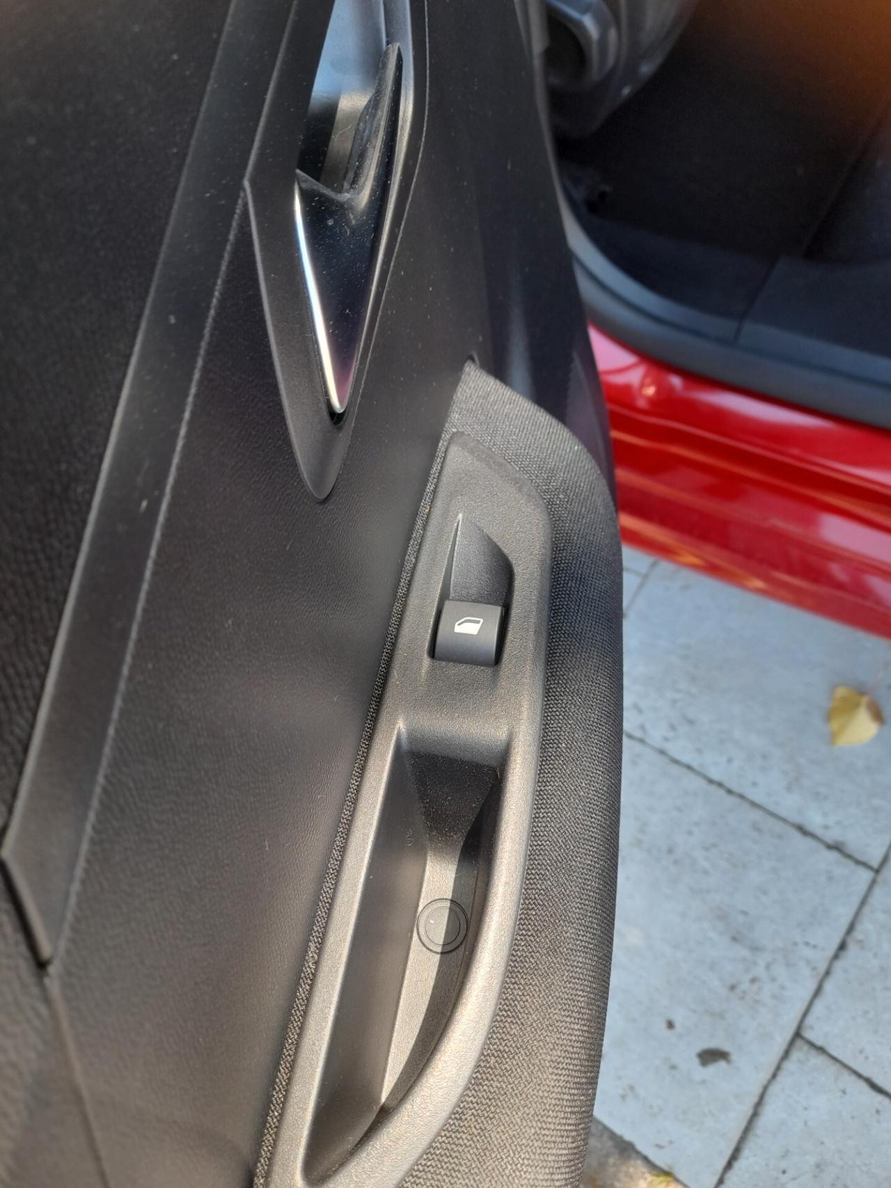 Peugeot 208 PureTech 5 porte