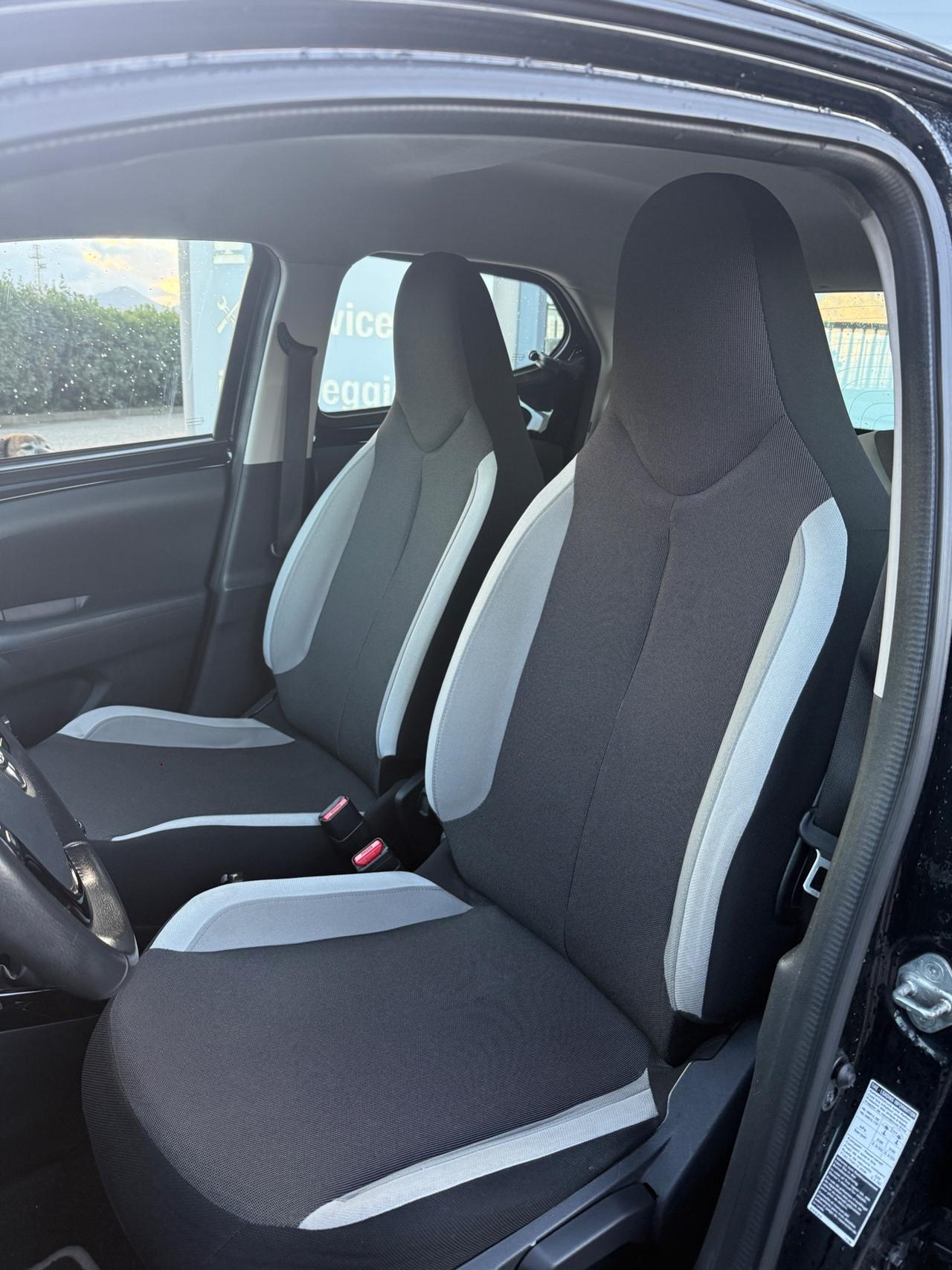 Toyota AYGO 1.0 Lounge XPLAY my14"