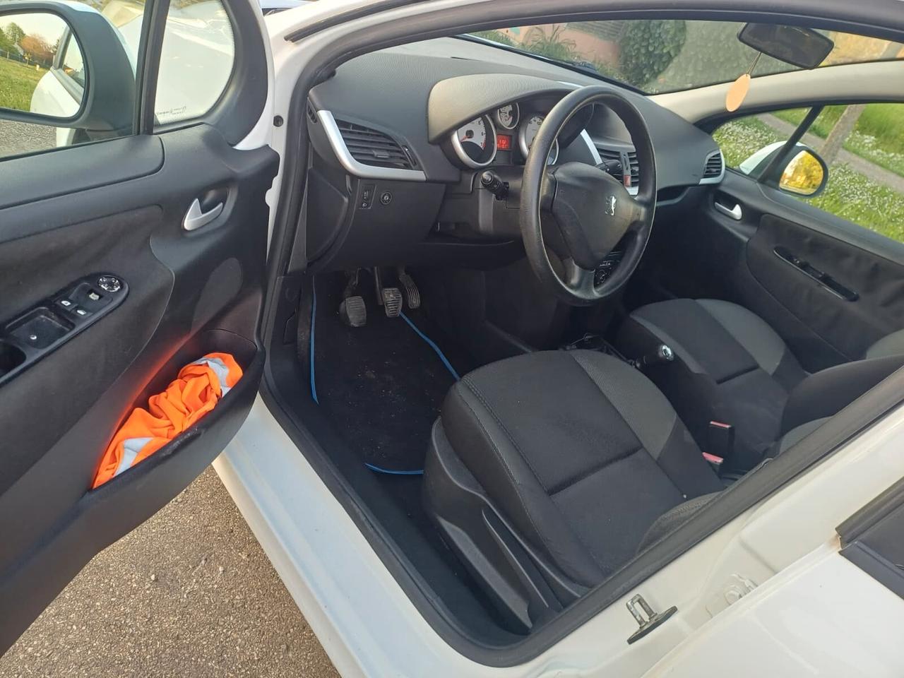 Peugeot 207 1.4 8V 75CV 5p. Energie Sport ECO GPL