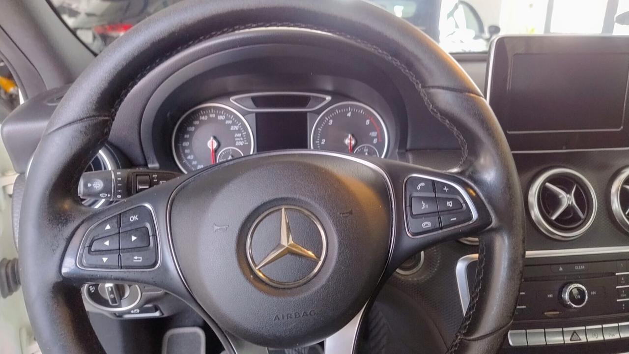 Mercedes-benz A 180 A 180 d Sport