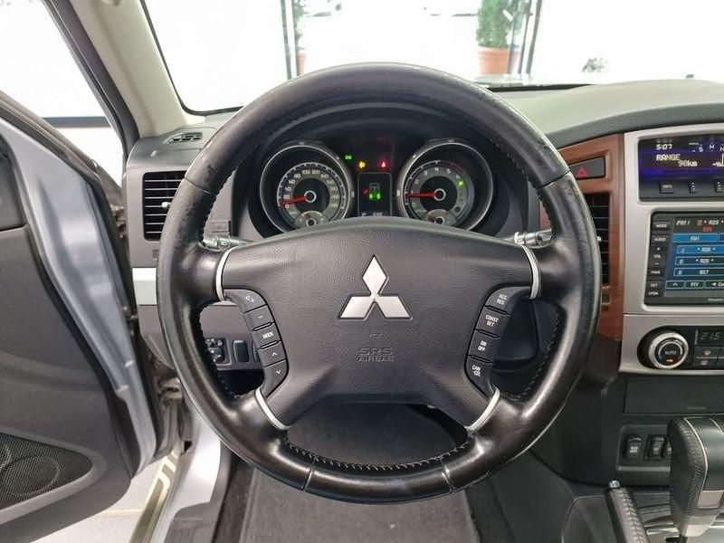 Mitsubishi Pajero Pajero 3.2 DI-D 16V 3p. Instyle AUTOCARRO N1 2 POSTI