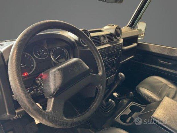 LAND ROVER Defender 90 2.4 TD4 Station Wagon SE