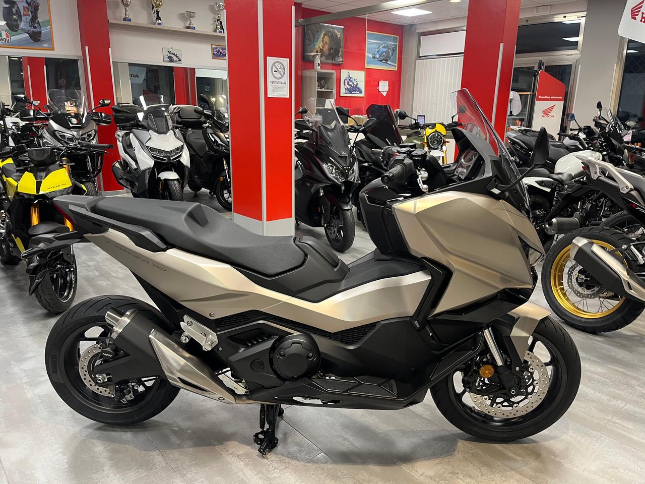 Honda Forza 750