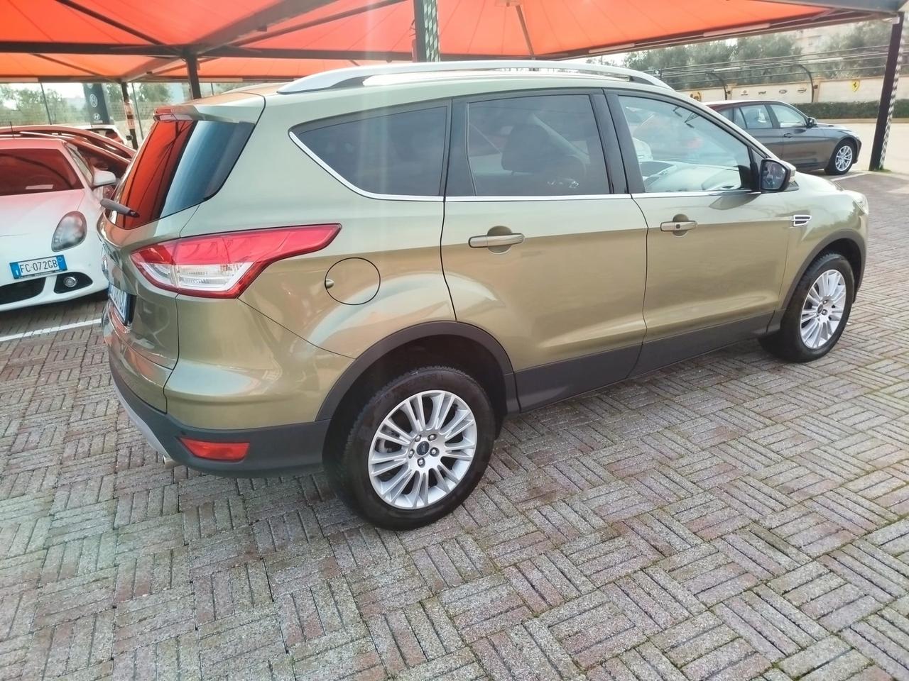 Ford Kuga 2.0 TDCI 140 CV 4WD Titanium