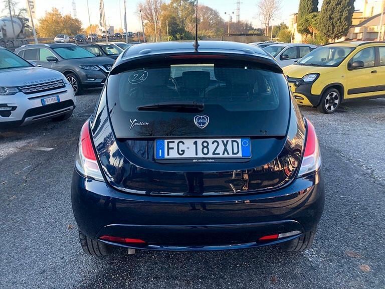 Lancia Ypsilon 1.2 69 CV 5 porte GPL Ecochic Silver