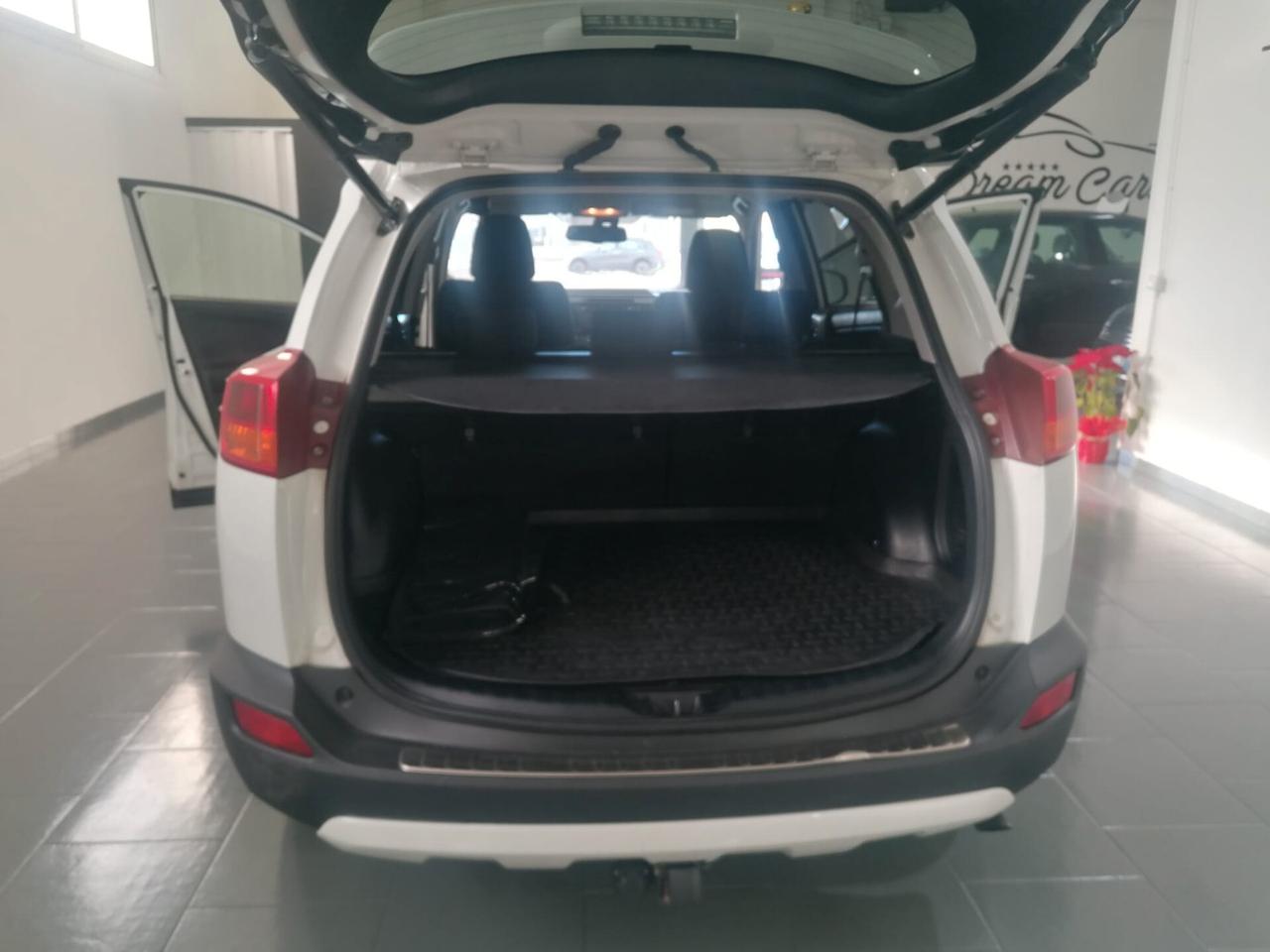 Toyota RAV 4 RAV4 2.2 D-CAT A/T 4WD Lounge White Ed.
