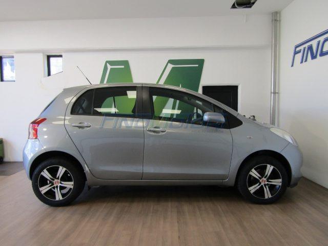 TOYOTA Yaris 1.0 5 porte - NEOPATENTATI