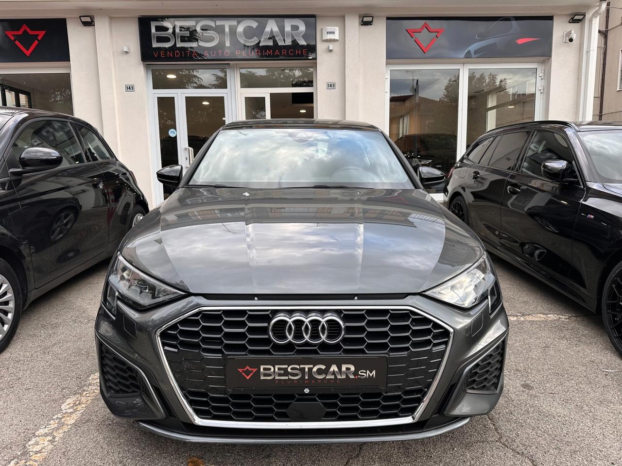 Audi A3 Sportback 30 TDI S tronic S Line / PANORAMA / R18 / VIRTUAL NAVI