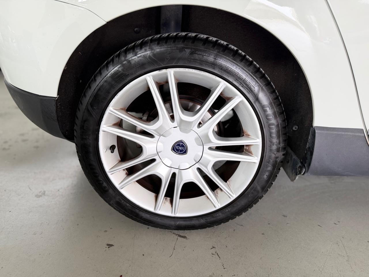 Lancia Delta 1.6 MJT DPF 105 CV Silver NEOPATENTATI GANCIO TRAINO