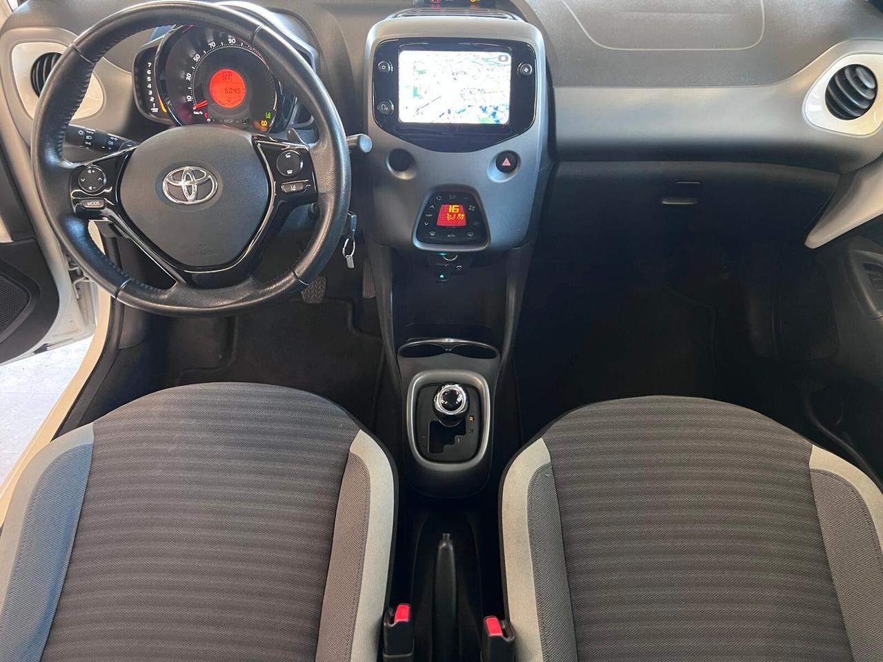 Toyota Aygo 1.0 AUTOMATICA X-PLAY*NO VINCOLI DI FINANZIIAMWNTO*AZIENDALE NAVI UNIPRO