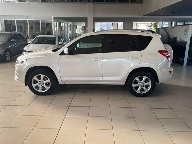 Toyota RAV4 D-4d 2.2 DPF 150cv Exclusive Gancio Traino