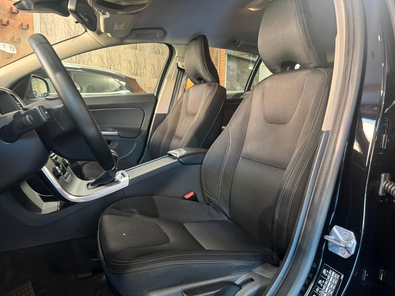 Volvo V60 D2 Dynamic Edition N1