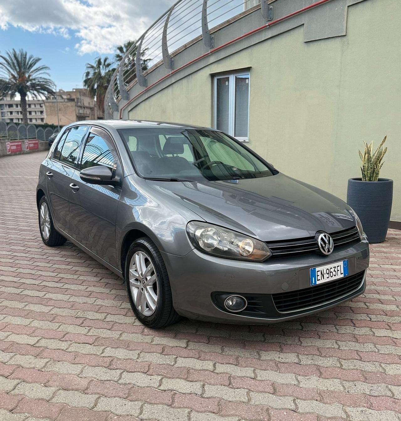 Volkswagen Golf VI 1.6 TDI 105cv (77kw) Sport