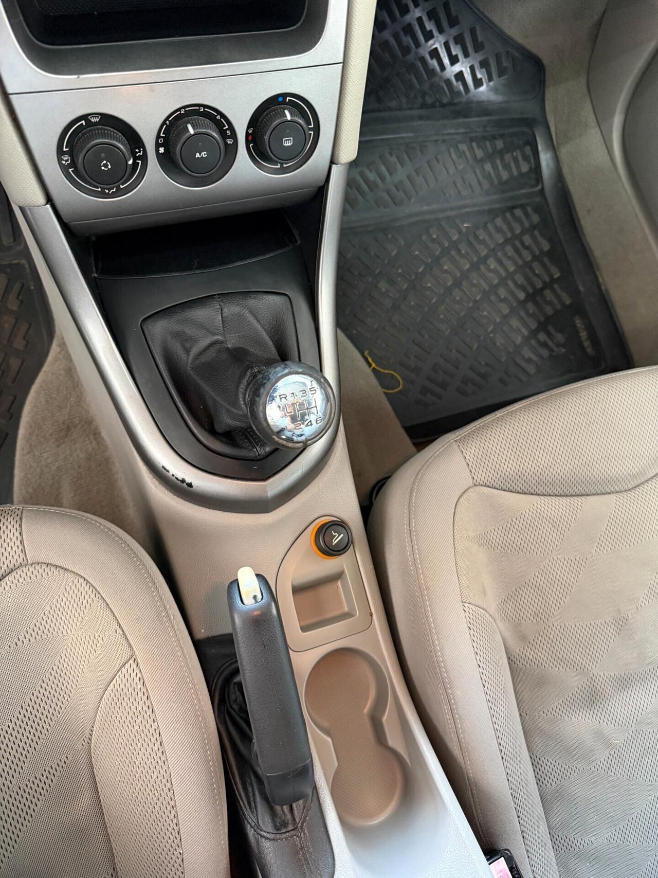 Peugeot 308 1.6 HDi 110CV 5p. Féline (6 Marce)