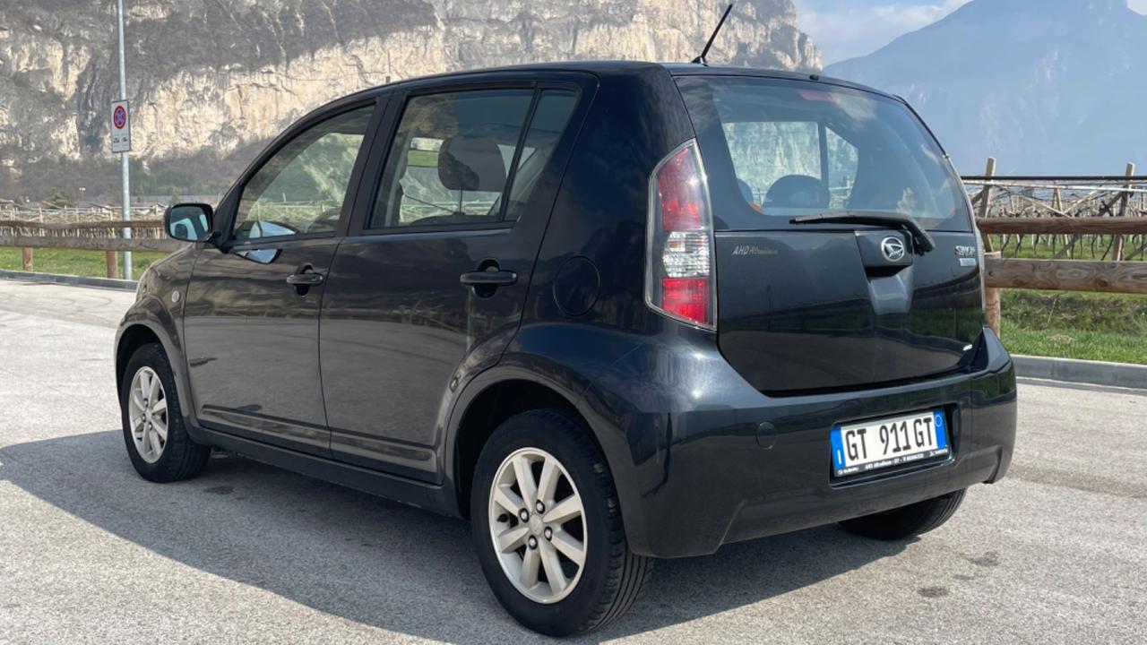 DAIHATSU SIRION 1.3 BENZINA 5 PORTE 4X4 - 2011