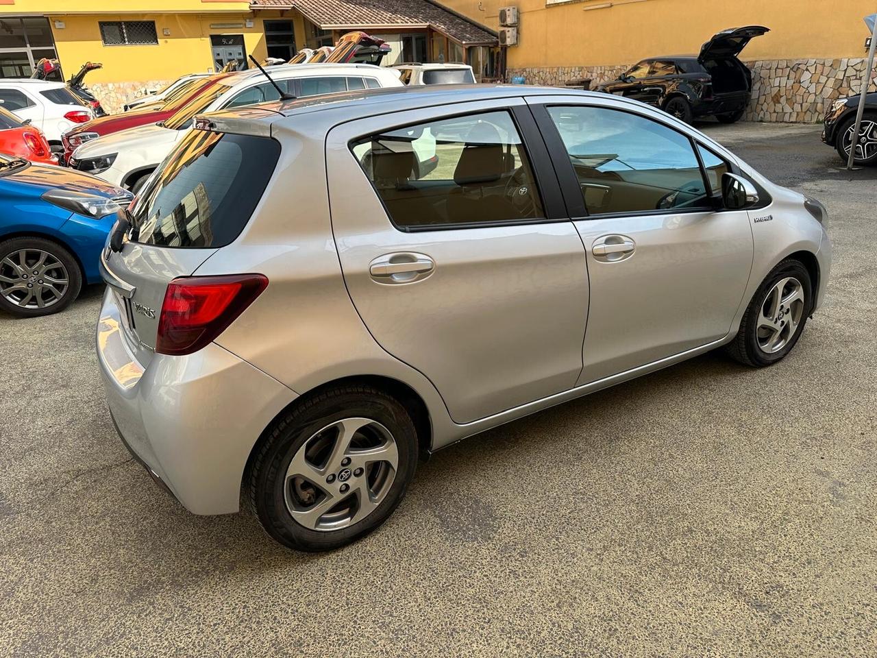 Toyota Yaris 1.5 Hybrid 5 porte Active