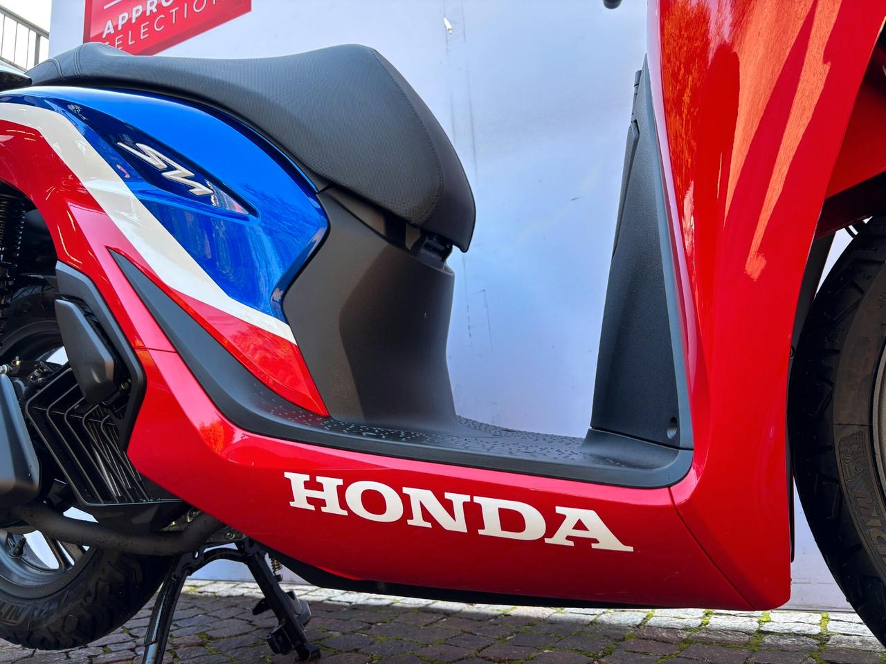 Honda SH 125 HRC Limited Edition