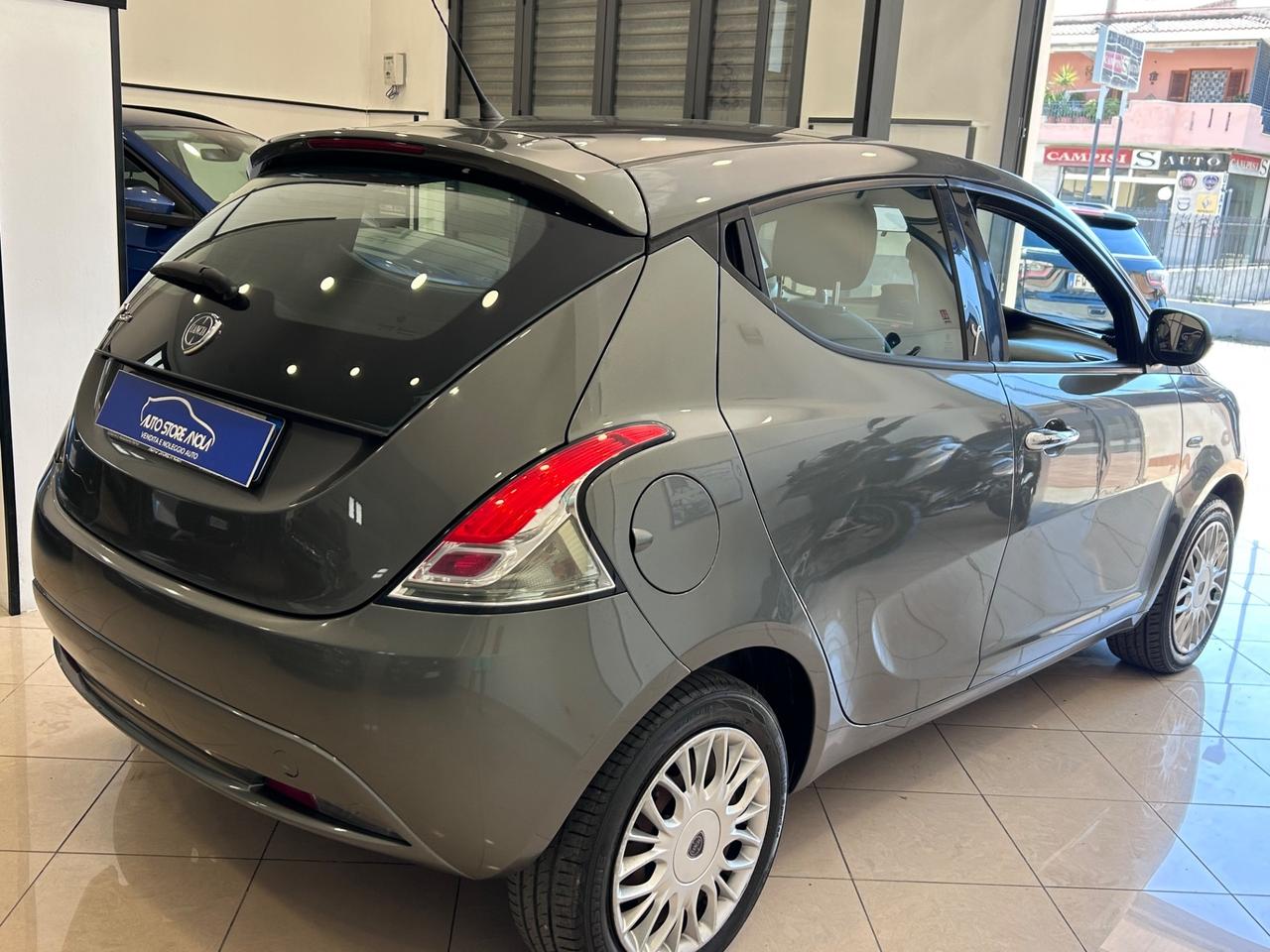 Lancia Ypsilon 1.2 69 CV 5 porte Gold