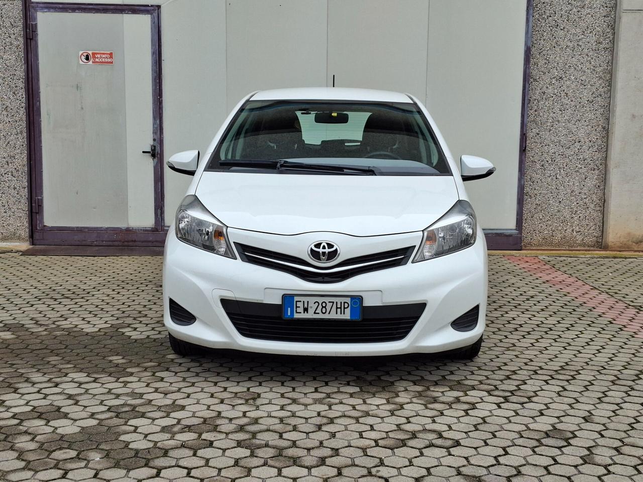Toyota Yaris 1.0 Lounge *UNICO PROPRIETARIO*