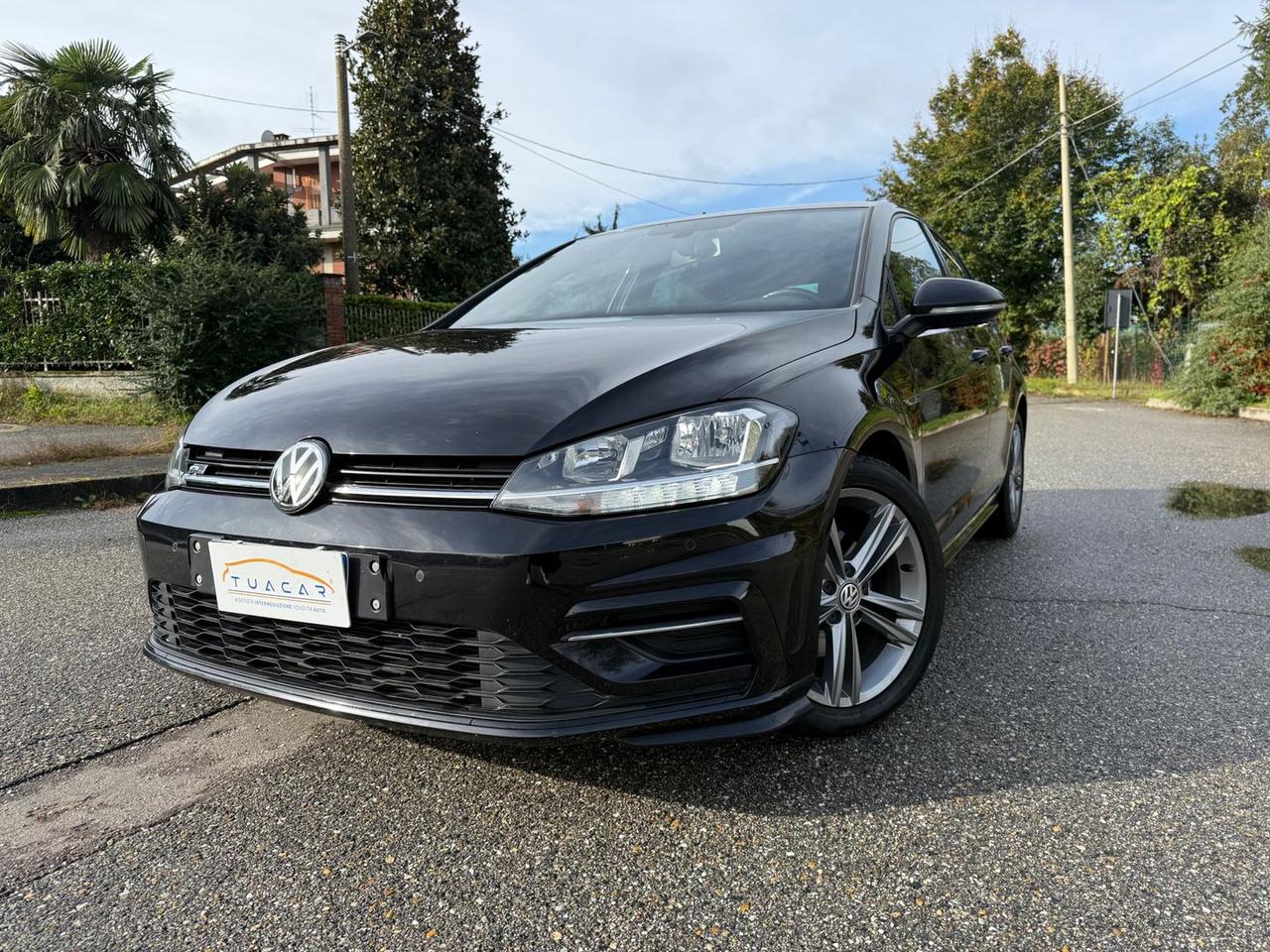 Volkswagen Golf 1.6 TDI R LINE