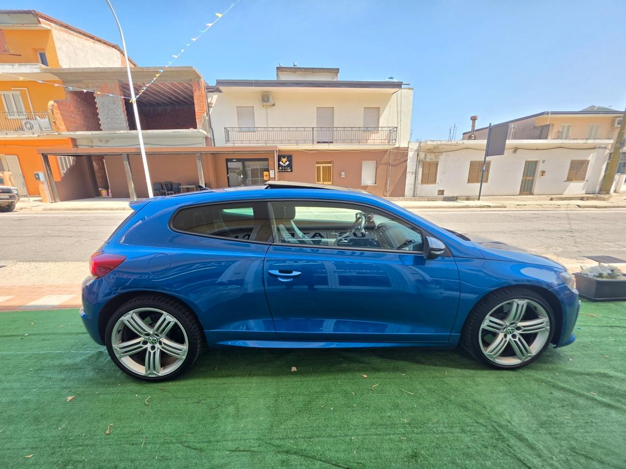 Volkswagen Scirocco R 2.0 TSI 265CV