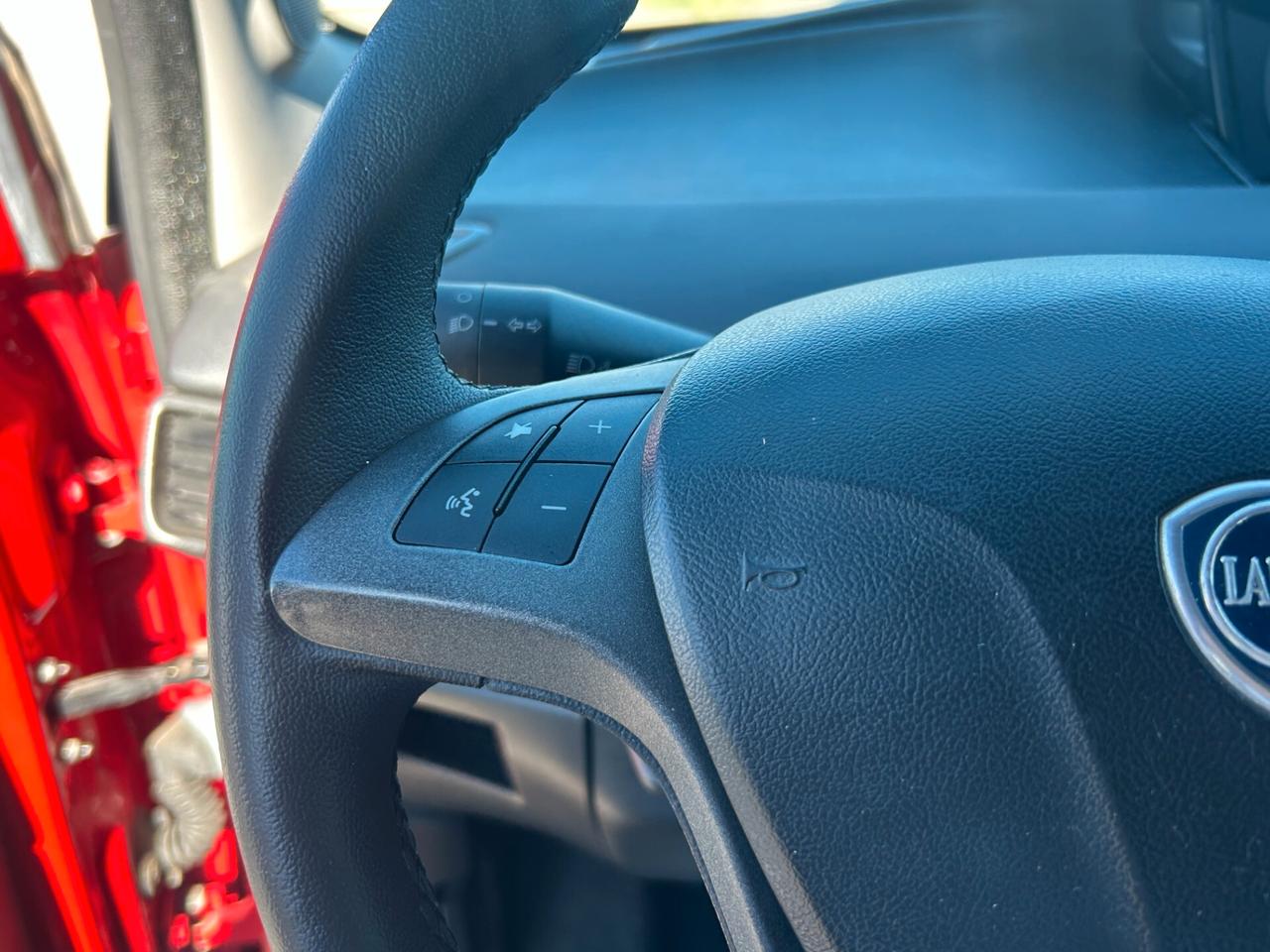 Lancia Ypsilon 1.2 Silver 69cv