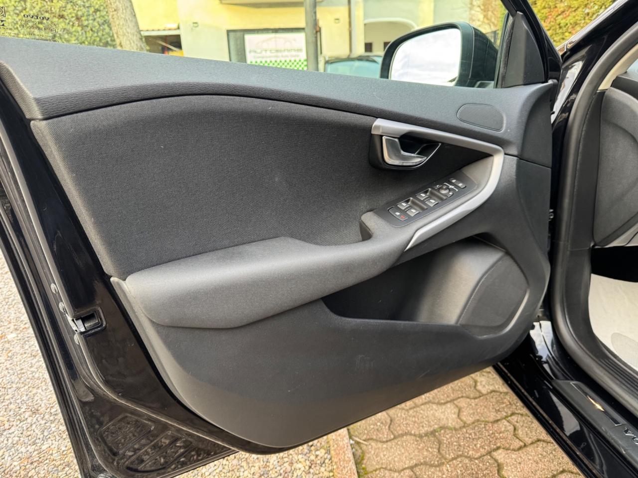 Volvo V40 D2 Geartronic Business Plus